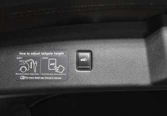 Подержанный автомобиль Infiniti QX50 2018 года (20 фото)