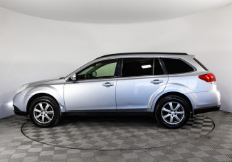 Подержанный автомобиль Subaru Outback Wagon 2012 года (8 фото)