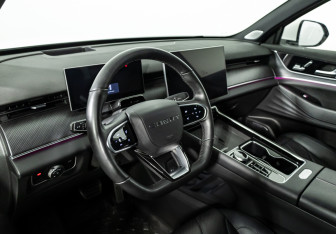 Подержанный автомобиль Chery Tiggo 9 2024 года (11 фото)