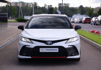 Подержанный автомобиль Toyota Camry Sedan 2021 года (4 фото)