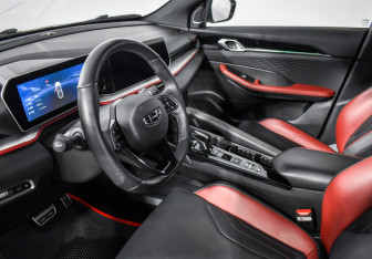 Подержанный автомобиль Geely Coolray 2023 года (9 фото)