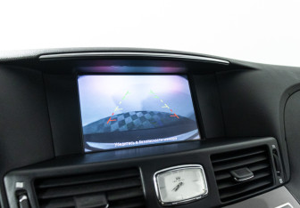 Подержанный автомобиль Infiniti Q70 2016 года (19 фото)