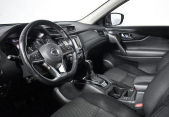Подержанный автомобиль Nissan X-Trail 2018 года (9 фото)