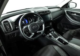 Подержанный автомобиль Hyundai Creta 2021 года (11 фото)