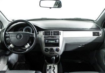 Подержанный автомобиль Chevrolet Lacetti Sedan 2010 года (13 фото)