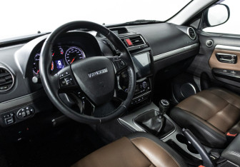 Подержанный автомобиль DW Hower H5 2018 года (11 фото)