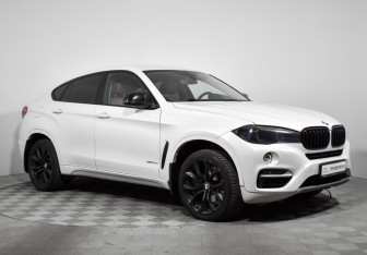 Подержанный автомобиль BMW X6 2016 года (3 фото)