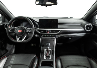 Подержанный автомобиль Kia K3 Sedan 2020 года (13 фото)