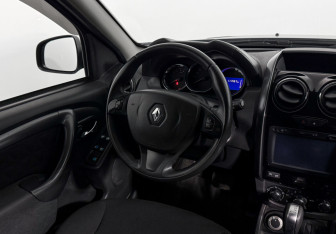 Подержанный автомобиль Renault Duster 2018 года (15 фото)