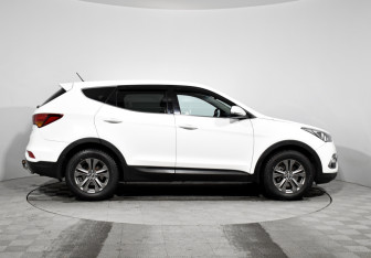 Подержанный автомобиль Hyundai Santa Fe 2015 года (4 фото)