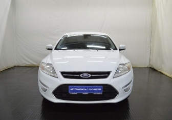 Подержанный автомобиль Ford Mondeo Sedan 2014 года (2 фото)