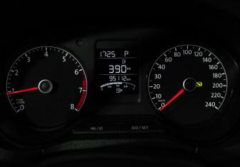 Подержанный автомобиль Volkswagen Polo Sedan 2016 года (12 фото)