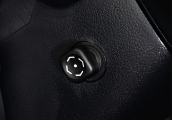 Подержанный автомобиль Toyota Land Cruiser Suv 2014 года (20 фото)