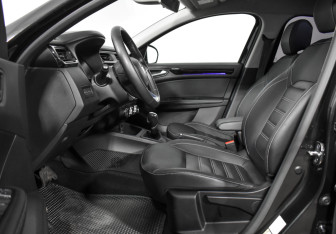 Подержанный автомобиль Renault Arkana 2019 года (12 фото)