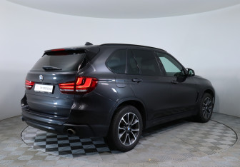 Подержанный автомобиль BMW X5 2016 года (5 фото)