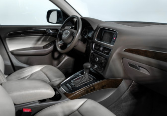 Подержанный автомобиль Audi Q5 2013 года (14 фото)