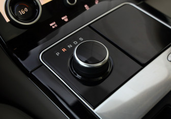 Подержанный автомобиль Land Rover Range Rover Velar 2020 года (22 фото)
