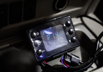 Подержанный автомобиль Nissan Patrol 2003 года (16 фото)