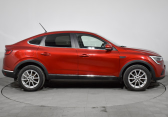 Подержанный автомобиль Renault Arkana 2020 года (4 фото)