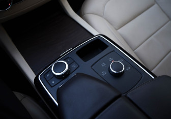 Подержанный автомобиль Mercedes-Benz GLE 2017 года (13 фото)