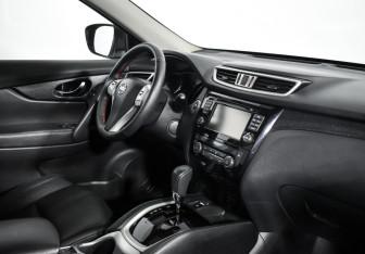 Подержанный автомобиль Nissan X-Trail 2017 года (13 фото)