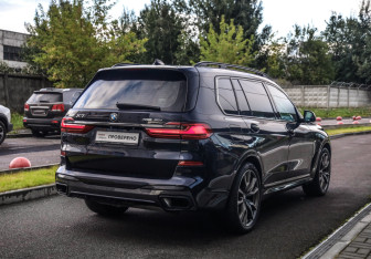 Подержанный автомобиль BMW X7 2019 года (6 фото)