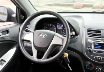 Подержанный автомобиль Hyundai Solaris Sedan 2016 года (13 фото)