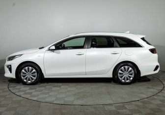 Подержанный автомобиль Kia Ceed Wagon 2019 года (8 фото)