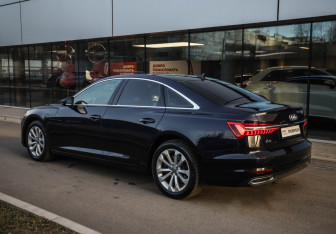 Подержанный автомобиль Audi A6 Sedan 2021 года (6 фото)