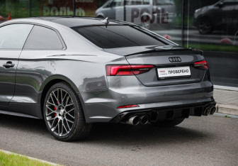 Подержанный автомобиль Audi A5 Coupe 2019 года (12 фото)