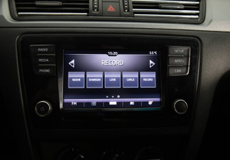 Подержанный автомобиль Skoda Rapid Liftback 2019 года (14 фото)