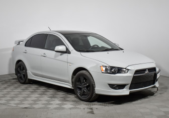 Подержанный автомобиль Mitsubishi Lancer Sedan 2008 года (3 фото)