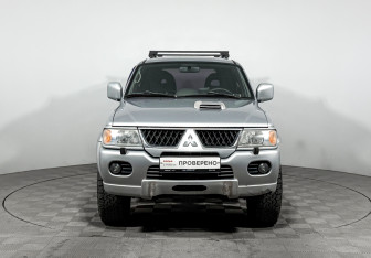 Подержанный автомобиль Mitsubishi Pajero Sport 2008 года (2 фото)