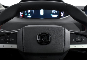 Подержанный автомобиль Changan UNI-S 2024 года (19 фото)