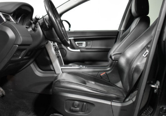 Подержанный автомобиль Land Rover Discovery Sport 2015 года (11 фото)