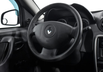 Подержанный автомобиль Renault Duster 2014 года (13 фото)