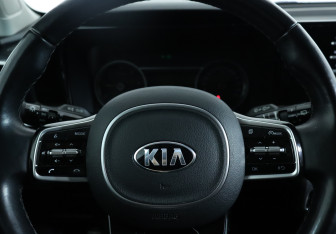 Подержанный автомобиль Kia Sorento 2020 года (20 фото)