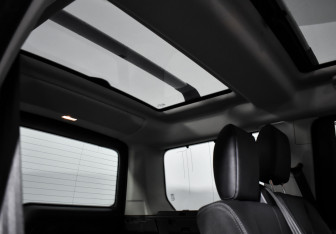 Подержанный автомобиль Land Rover Discovery 2012 года (25 фото)