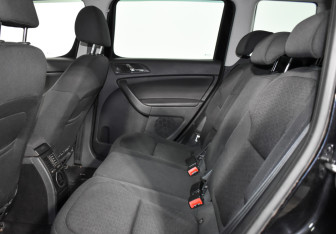 Подержанный автомобиль Skoda Yeti 2014 года (13 фото)