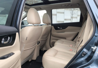 Подержанный автомобиль Nissan X-Trail 2019 года (16 фото)