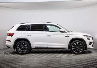 Подержанный автомобиль Skoda Kodiaq 2022 года (4 фото)