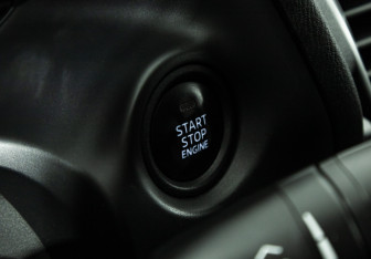 Подержанный автомобиль Mazda 3 Sedan 2014 года (16 фото)