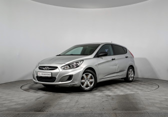 Подержанный автомобиль Hyundai Solaris Hatchback 2014 года (1 фото)