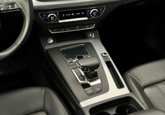 Подержанный автомобиль Audi Q5 2019 года (23 фото)