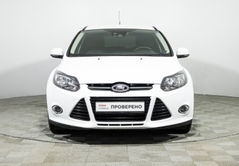 Подержанный автомобиль Ford Focus Hatchback 2014 года (2 фото)