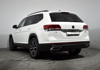 Подержанный автомобиль Volkswagen Atlas 2021 года (7 фото)