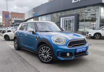 Подержанный автомобиль MINI Countryman 2017 года (3 фото)