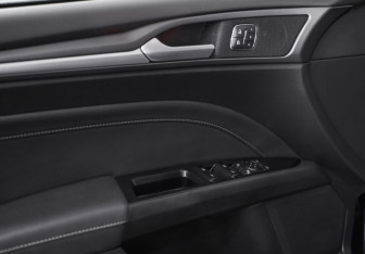 Подержанный автомобиль Ford Mondeo Sedan 2017 года (19 фото)