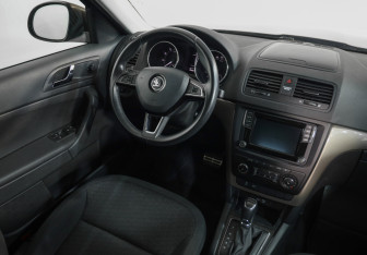 Подержанный автомобиль Skoda Yeti 2015 года (8 фото)