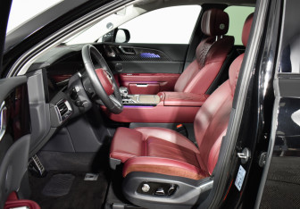 Подержанный автомобиль Hongqi E-HS9 2021 года (10 фото)